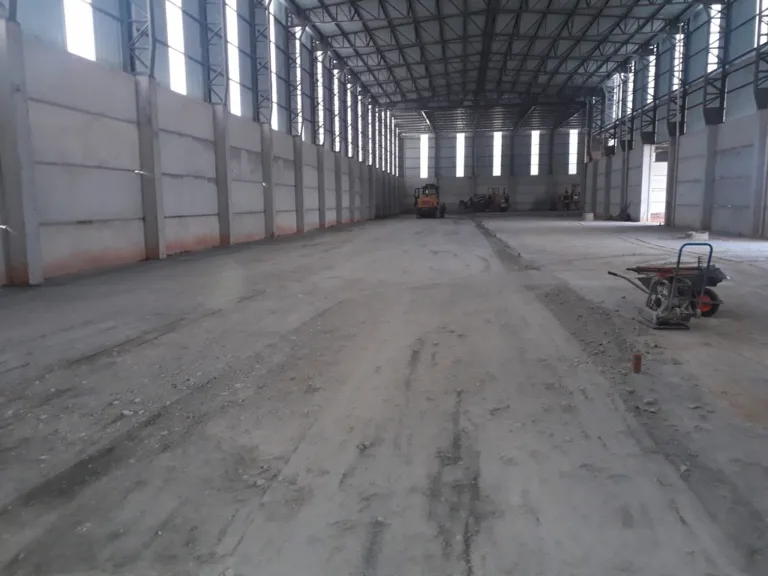 Construção de galpão industrial em Cuiabá MT com estrutura metálica e cobertura de grande vão