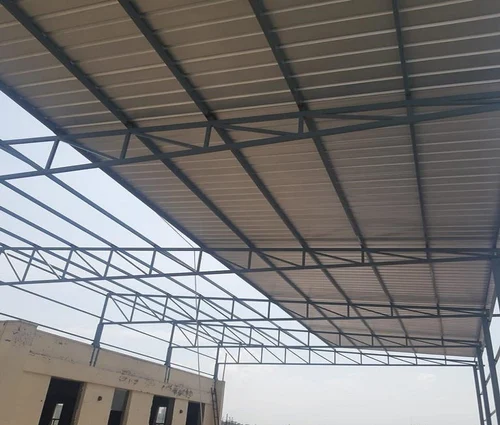 Telhado metálico industrial em Cuiabá MT com estrutura metálica reforçada e cobertura anticorrosiva para galpão industrial